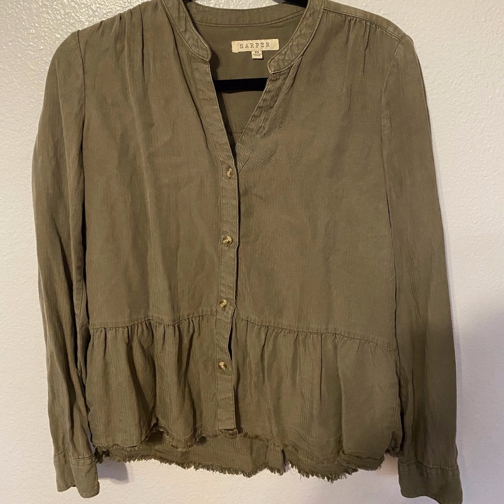 FRANCESCA'S green button up long sleeve